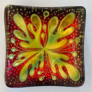 lot 395 image: Vintage Home Decor Grouping
