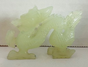 lot 420 image: Assortment of Vintage Asian Decorative Items