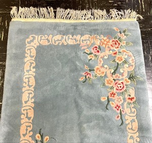 lot 305 image: Floral Vintage Rug