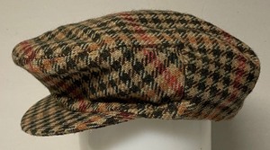 lot 321 image: Two Vintage Hats