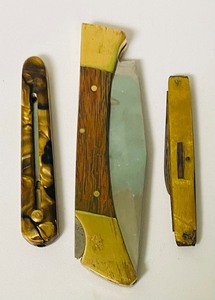 lot 331 image: Three Vintage Pocket Knives