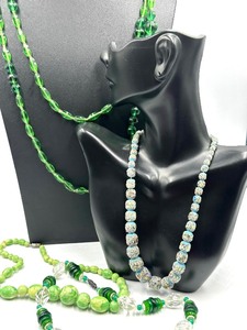 lot 40 image: Fun Vintage Beaded Necklaces