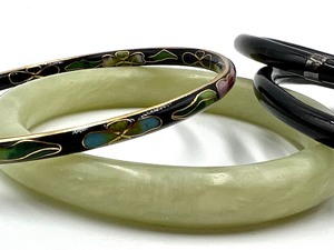 lot 454 image: Four Vintage Bangle Bracelets