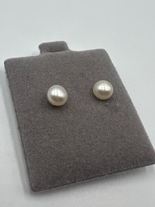 lot 457 image: 14k Pearl Earrings