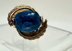 lot 458 image: Beautiful 14k and Blue Topaz Ring