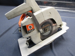 B&D Circular Saw