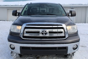 lot 1 image: 2013 Toyota Tundra TSS Off Road Crew Cab 4x4 - 2 Owners - 127,451 Miles - RUST FREE SOUTHERN TRUCK