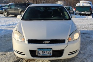 lot 12 image: 2007 Chevrolet Impala LT