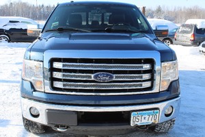lot 5 image: 2013 Ford F-150 Lariat Crew Cab 4x4 -Two Owners-