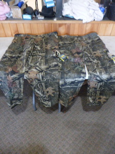 2 Pair of Mossy Oak Yukon Gear Mens Hunting Pants