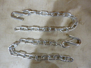 2 Safety Chains