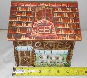 lot 19 image: Cookie Jar With Music Box  Rare Caught In The Cookie Jar. Plays When Opened