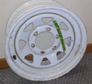 lot 40 image: Trailer Wheel