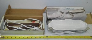 lot 60 image: Electric Knife And (4) Corn Dishes