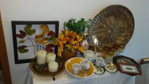 lot 83 image: Misc. Decor