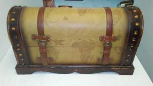 lot 121 image: Antique Look Chest