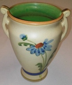 lot 152 image: WELLER BONITO 6 VASE.