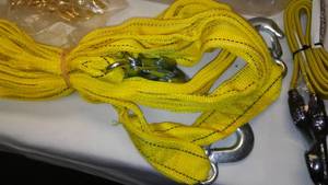 lot 186 image: Tow Rope, Smart Straps, hardware in a tote.