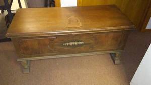 lot 216 image: Lane Cedar Chest  Very Old.