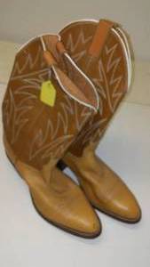 lot 281 image: New Cowboy Boots, all leather, NOCONA sz. 8.5D