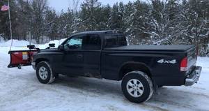 lot 1 image: 2003 Dodge Dakota 4x4 w Boss Plow