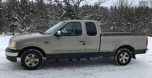 lot 1 image: 2001 Ford F150 XLT