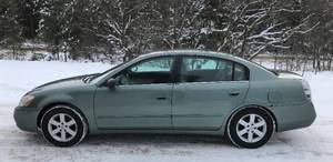 lot 2 image: 2003 Nissan Altima 2.5