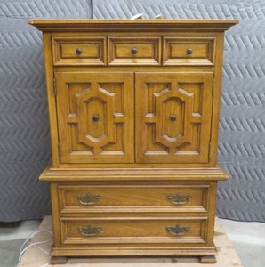 RETRO ARMOIRE