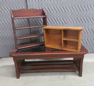 2 SMALL SHELVES  COFFEE TABLE