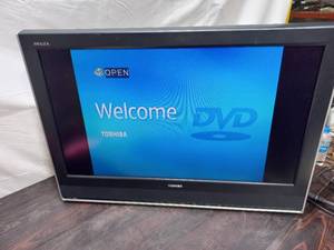 lot 91 image: Toshiba Regza  32HLV66 32 TV