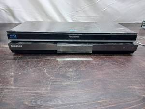 lot 117 image: Blu-Ray Players  Lot 2