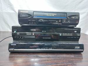 lot 121 image: Video Players  Lot 2