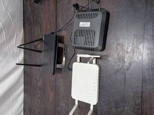 lot 125 image: Wireless Routers