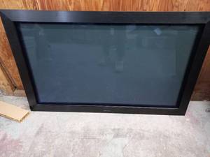 lot 154 image: Bang & Olufsen BeoVision 42 TV