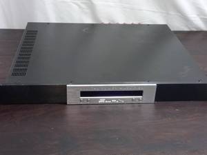 lot 74 image: Elan D-401 Power Amplifier