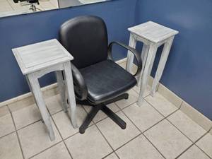Dryer Chair With Two End Tables