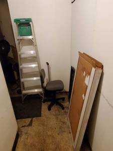 Contents Of Storage Closet