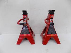 lot 2 image: 2 Ton Jack Stands Big Red (Like New)