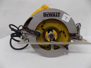 lot 21 image: Dewalt 7 14 Circular Saw