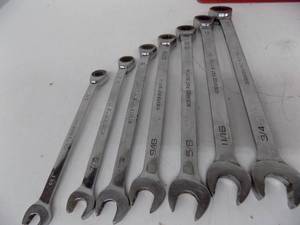 lot 12 image: Snap on gear wrenches 38-34 Full Set with Red organizer
