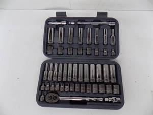 lot 14 image: Blue Point 38 Drive Socket Set Standard & Metric Deep & Shallow in Gray Case