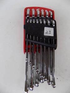 lot 23 image: Mac Wrench set 6MM - 19mm Full Set-in case (Looks unused)