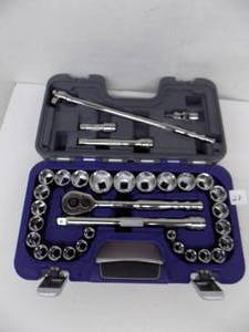 lot 28 image: Bluepoint 12 Drive Socket set, In case, 32 pc 120 Drive 38-1 14 & 12mm-24mm
