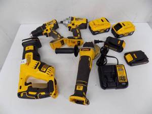lot 32 image: Dewalt Tool Set 20 Volt