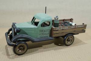 Wood Hackers Hide-A-Way Maintenance Truck - Golf Dcor