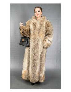 Ladies Fully Let Out Premium Canadian�Coyote Fur Coat - XL