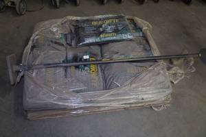 Quikrete Commercial Grade Permanent Blacktop Repair - 50 Lb Bags