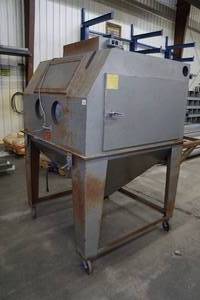 Trinco 48X48SLBP Split Level Blast Cabinet