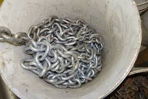 Bucket of Assorted Chains