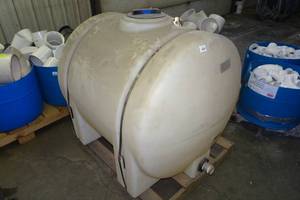 Horizontal 225 Gallon Fluid Tank with Fitting